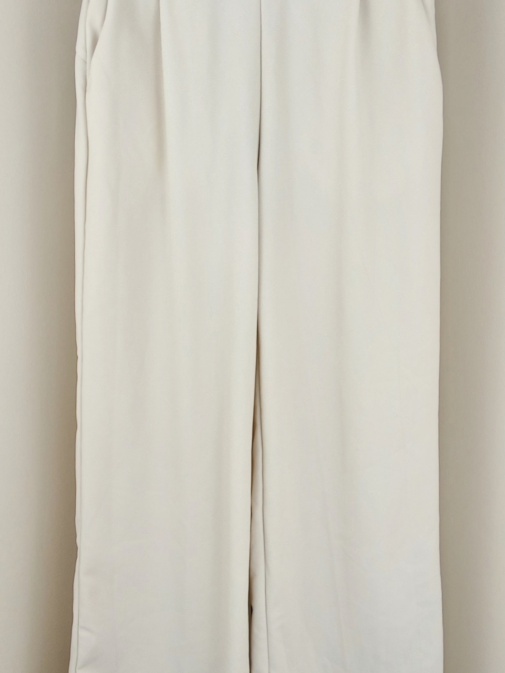 HALARA Relaxed Wide-Leg Pants in Cream